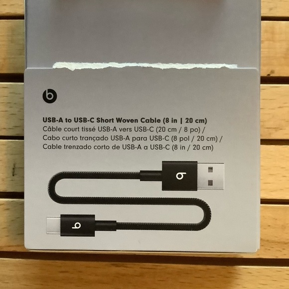BEATS Black USB-A to USB-C Cable 8 in - Picture 3 of 8